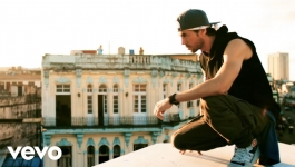Enrique Iglesias ft Descemer Bueno and Zion and Lennox - Subeme La Radio